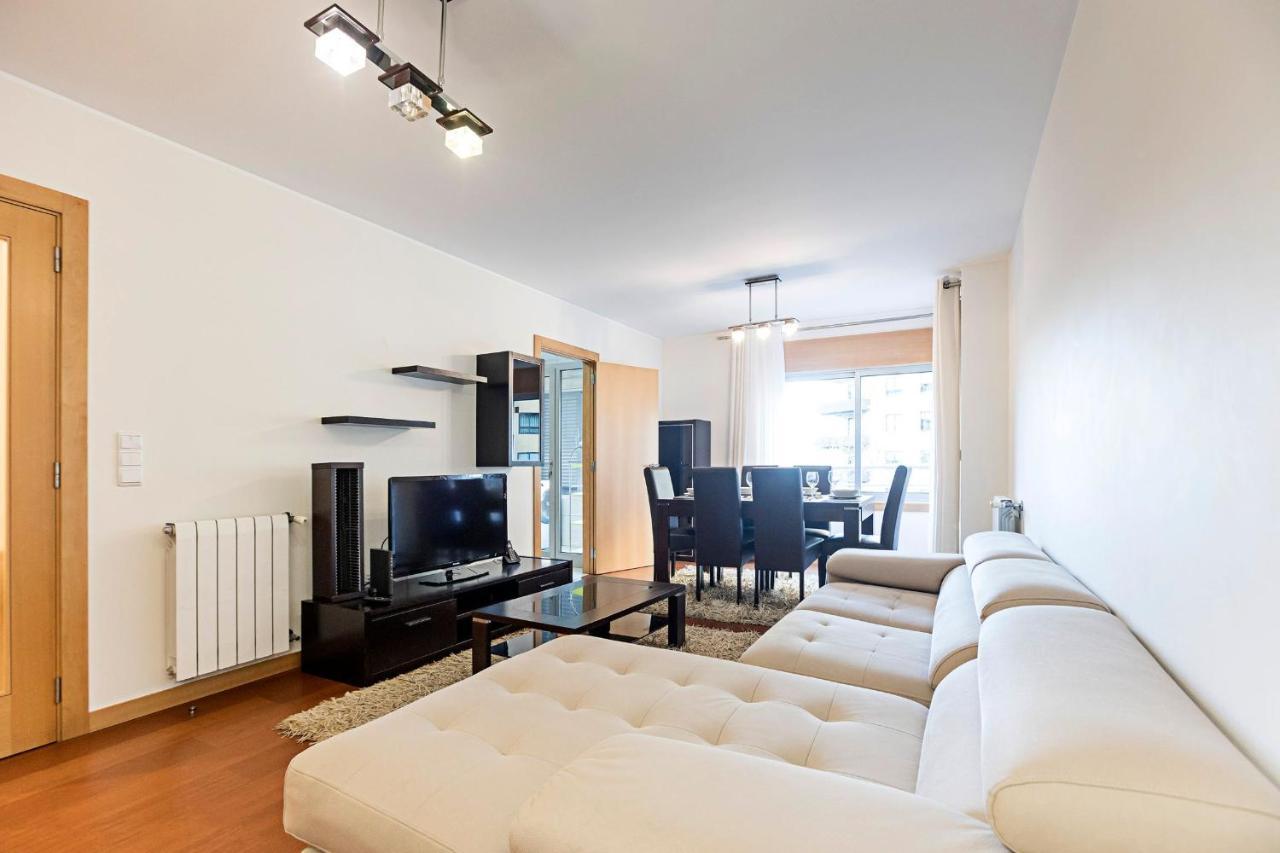 2Br Flat By Metro W/ Free Parking By Lovelystay Vila Nova de Gaia Ngoại thất bức ảnh